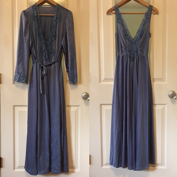 COPY - Vintage Peignoir set: nightgown and robe - Picture 1 of 8